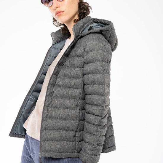 W-STJW897-Weiche-Daunenjacke-aus-Recyceltem-Polyester-Kleidung-Fair-Trade-VALVENDA-Deep-Metal-Heather-Grey-Seite
