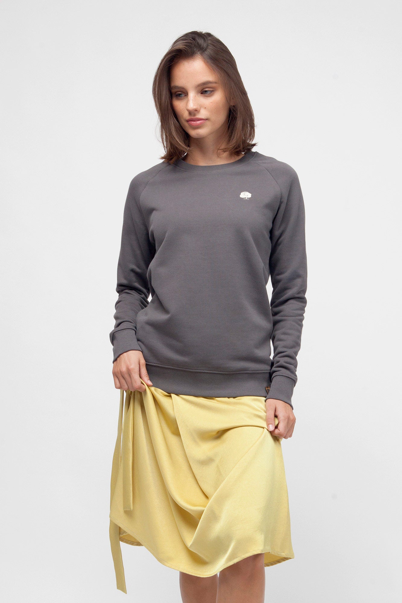 W-STSW146-Sweatshirt-fuer-Damen-aus-Bio-Baumwole-recycled-Anthrazite-Detail
