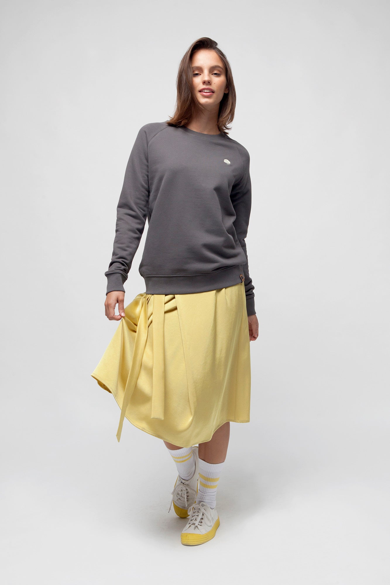 W-STSW146-Sweatshirt-fuer-Damen-aus-Bio-Baumwole-recycled-Anthrazite-Vorne