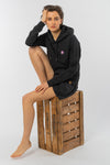 W-STSW148-Standard-Hoodie-aus-Bio-Baumwolle-Kleidung-Oekologisch-Frauen-PETUNIA-Black-Vorne4