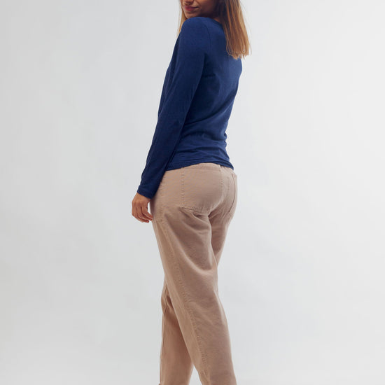 W-STTW021-Longsleeve-Bio-Nachhaltig-Standard-Black-Heather-Blue-Hinten