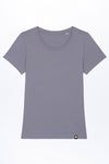 W-STTW032-Standard-T-Shirt-aus-Bio-Baumwolle-Fair-Produzierte-Mode-Frauen-SARIKA-Lava-Grey-Vorne4