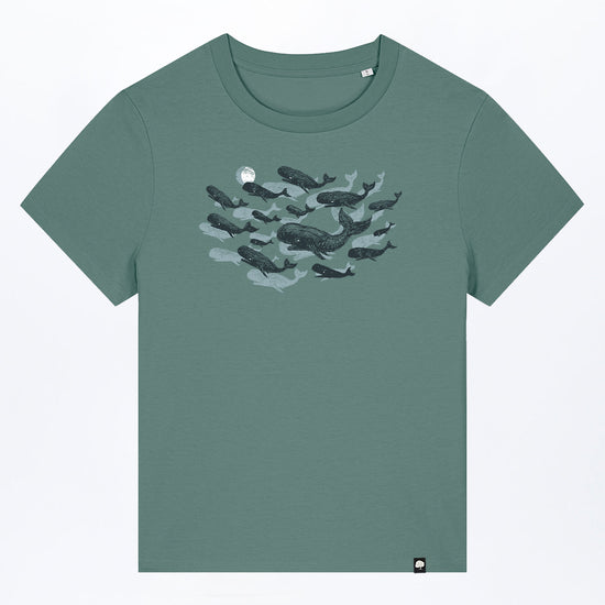 W-STTW172-Basic-T-Shirt-aus-Bio-Baumwolle-Bedrucktes-Design-CASSIMA-Leviathan-Green-Bay