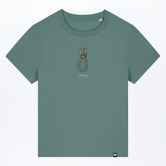 W-STTW172-Basic-T-Shirt-aus-Bio-Baumwolle-Bedrucktes-Design-CASSIMA-Pinetree-Green-Bay