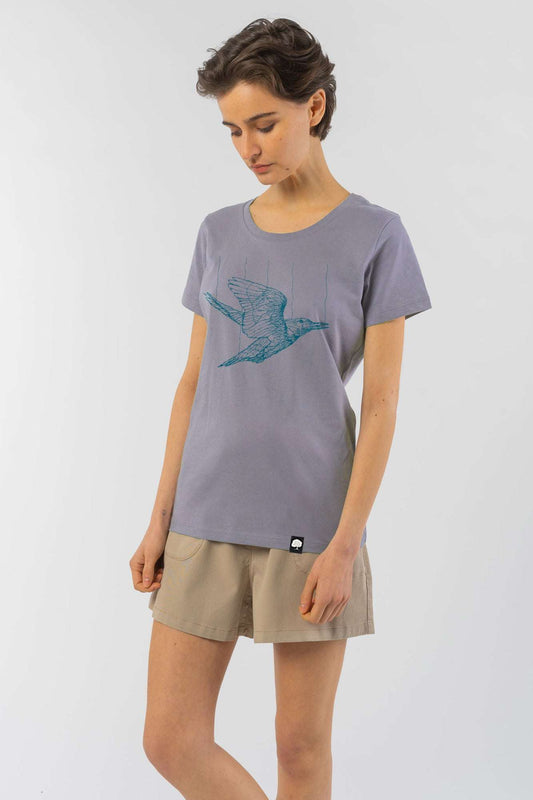 W-STTW172-Basic-T-Shirt-aus-Bio-Baumwolle-Bedrucktes-Design-Freedom-Bird-Lavender-Model