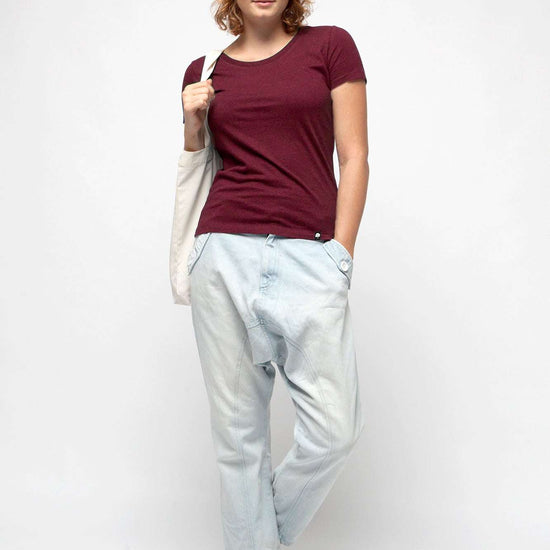 W-STTW172-Basic-T-Shirt-aus-Bio-Baumwolle-Produktionsschritte-Bio-Kleidung-CASSIMA-Burgundy-Vorne3