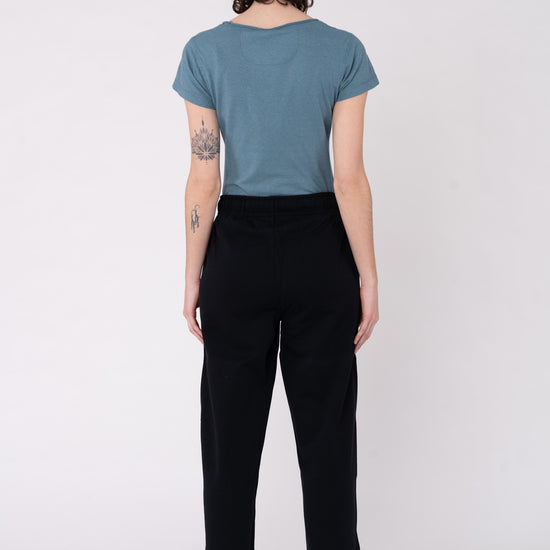 W-T435UU-NY1-12-Black-Vorne1