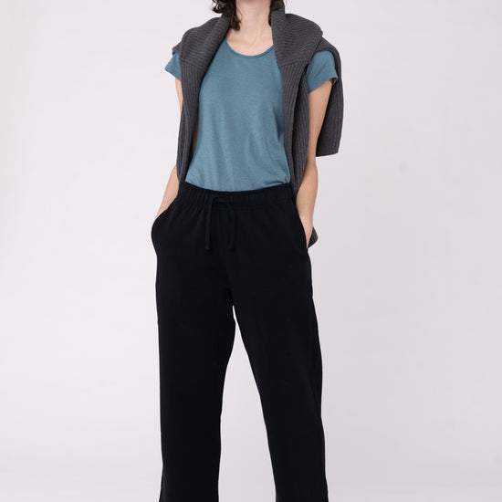 W-T435UU-NY1-12-Black-Vorne4