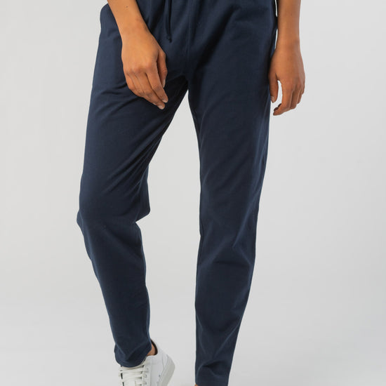 W-T435UU-Sasha-Trousers-aus-Bio-Baumwolle-Bio-Bekleidung-Frauen-SASHA-Navy-Vorne3