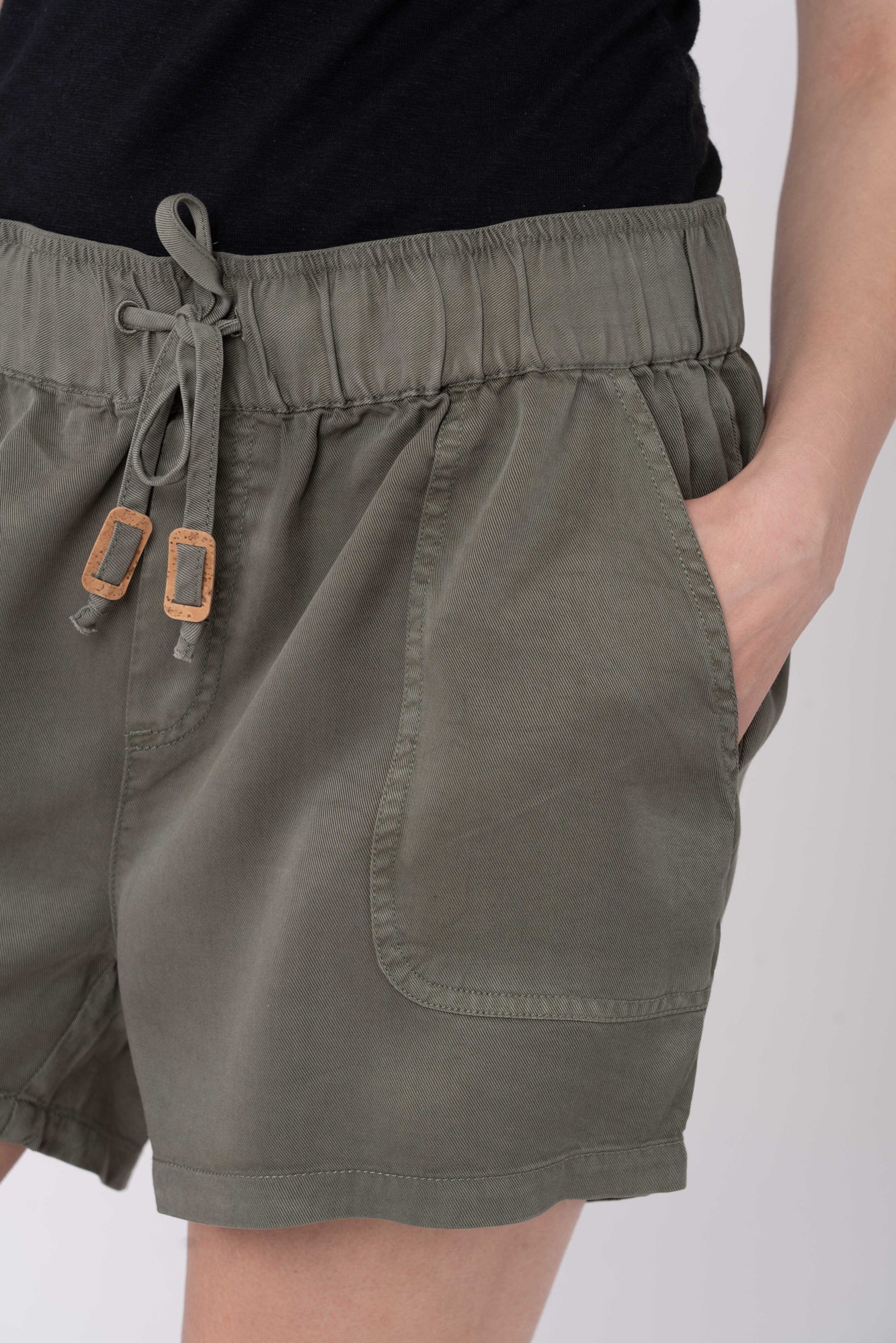W-TCW1285-Agave-Green-Instow-Short-Vorne2
