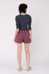 W-TCW1285-INSTOW-Short-aus-Lyocell-Bio-Baumwoll-Kleidung-ALDANIA-Crushed-Berry-Vorne4