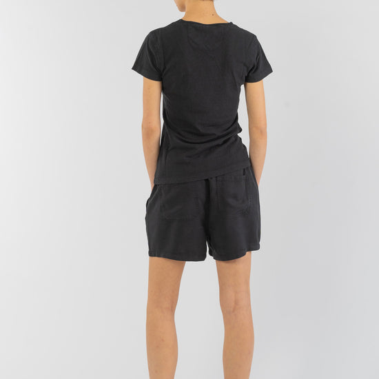 W-TCW1285-Instow-Short-aus-TENCEL-Naturmode-Online-Frauen-VIRPI-Meteroite-Black-Vorne18ah1oFl1SnvMz