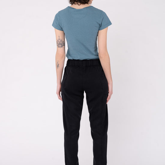 W-TCW1551-Colwood-Black-Vorne1