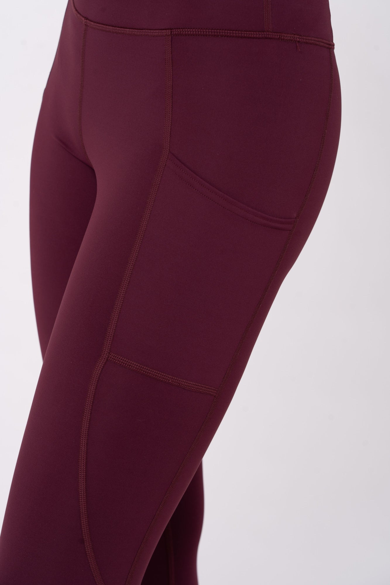 W-TCW3199-INMOTION-78-Leggings-aus-Recyceltem-Polyester-Fair-Hergestellte-Kleidung-LABINIA-Fig-Vorne2
