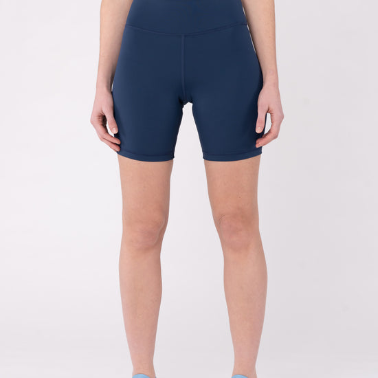 W-TCW4114-INMOTION-Radlerhose-aus-Recyceltem-Polyester-Fair-Clothes-PROBANTA-Moonlit-Ocean-Vorne5