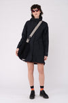 W-TCW4649-Lange-Regenjacke-aus-Recyceltem-Polyester-Faire-Trade-Kleidung-ZOMBO-Meteorite-Black-Vorne6
