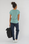 W-W121-02-EcoVero-T-Shirt-TURN-UP-aus-ECOVERO-Mode-Kleidung-Frauen-ACACIA-Light-Eukalyptus-Vorne1