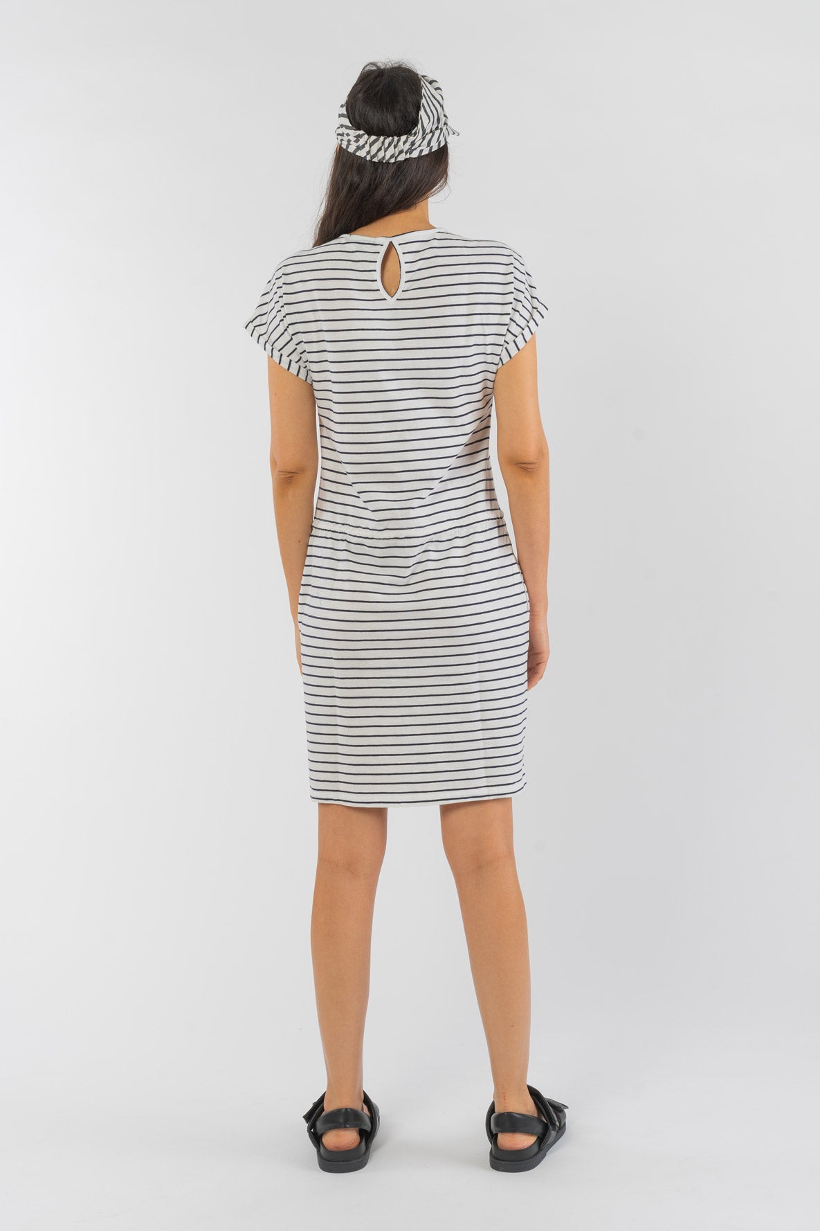W-W121-05-Casual-Jerseydress-STRIPES-aus-Bio-Baumwolle-Fair-Trade-Kleidung-Frauen-DEVORA-Navy-White-Vorne2
