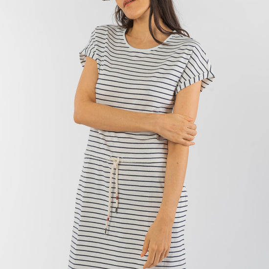 W-W121-05-Casual-Jerseydress-STRIPES-aus-Bio-Baumwolle-Fair-Trade-Kleidung-Frauen-DEVORA-Navy-White-Vorne4