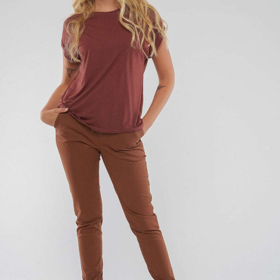 Sarah ist 174cm groß und trägt Größe S