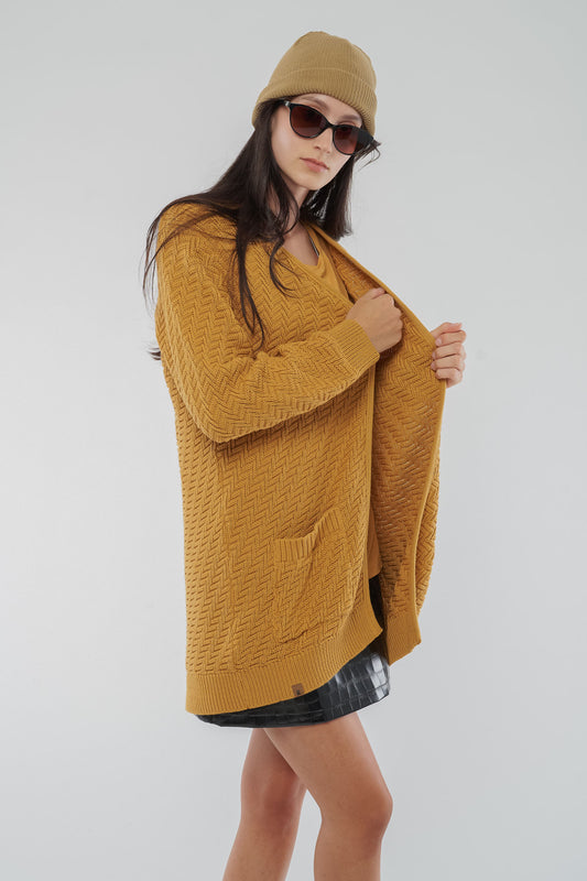 W-W221-K10-B02-DAISY-Knit-Cardigan-aus-Bio-Baumwolle-Produktion-Faire-Mode-Frauen-TARBIZ-GoldenYellow-Vorne