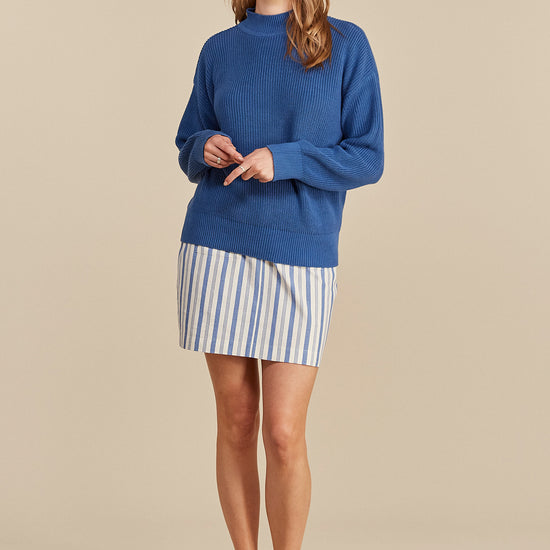 W-W356UX-CODY-Jumper-aus-Bio-Baumwolle-Natur-Mode-SUBAI-Blue-Vorne1