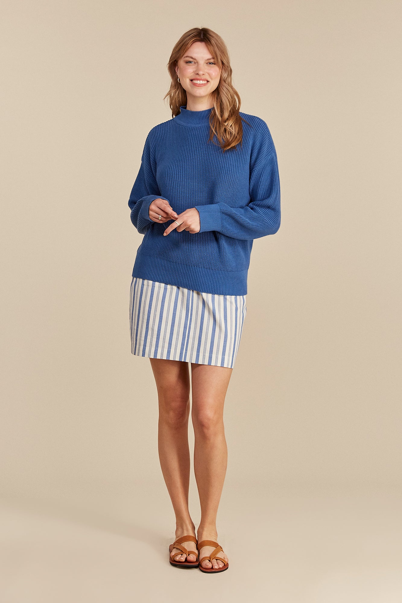 W-W356UX-CODY-Jumper-aus-Bio-Baumwolle-Natur-Mode-SUBAI-Blue-Vorne1