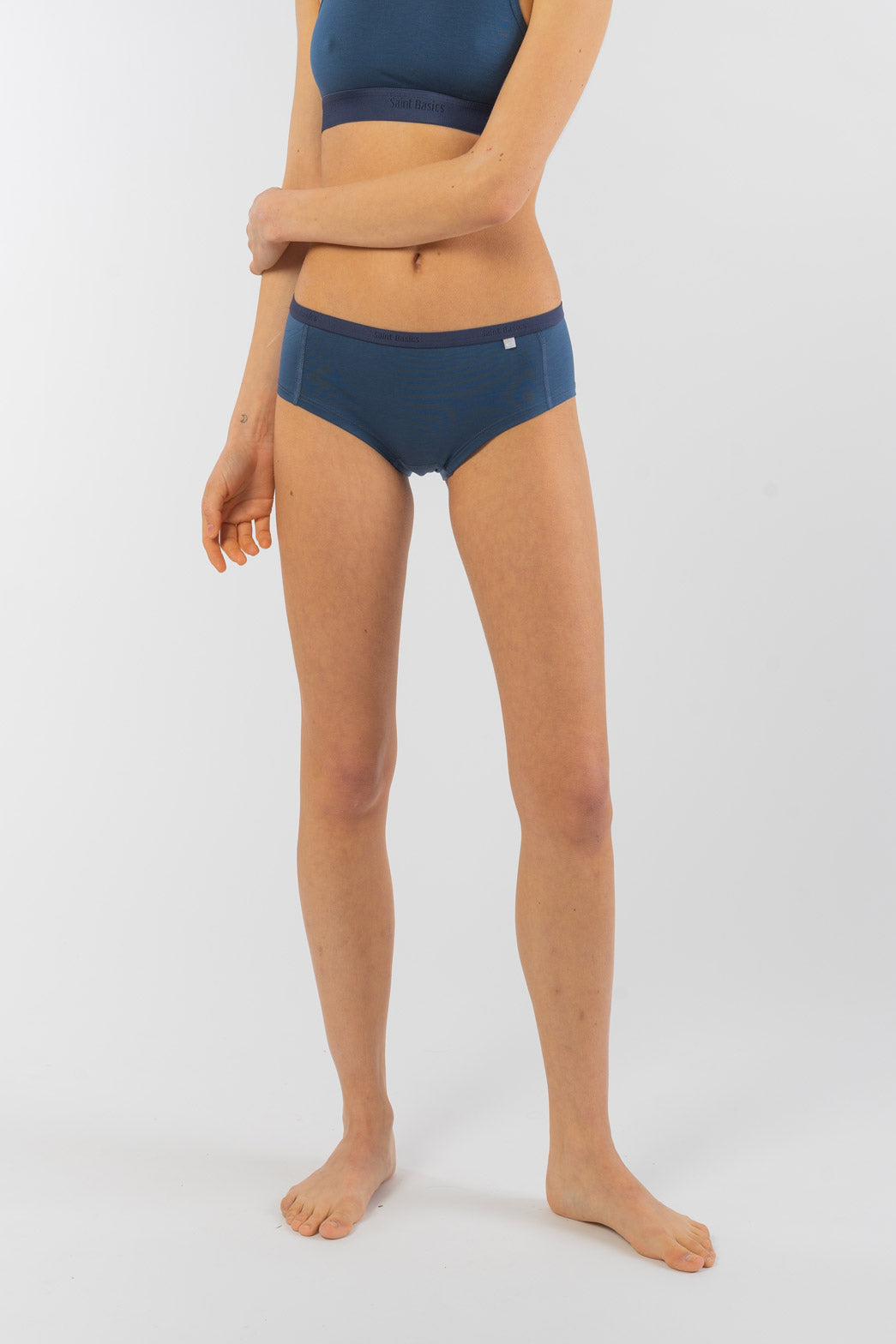 Lotte ist 175cm groß und trägt Größe S