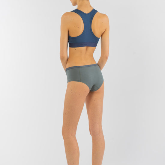 Lotte ist 175cm groß und trägt Größe S
