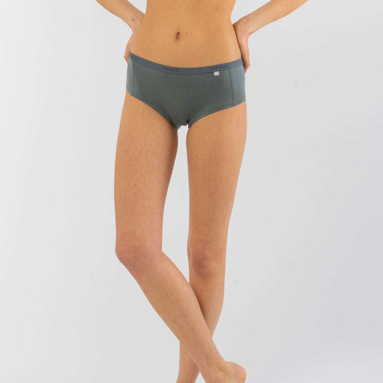 Lotte ist 175cm groß und trägt Größe S