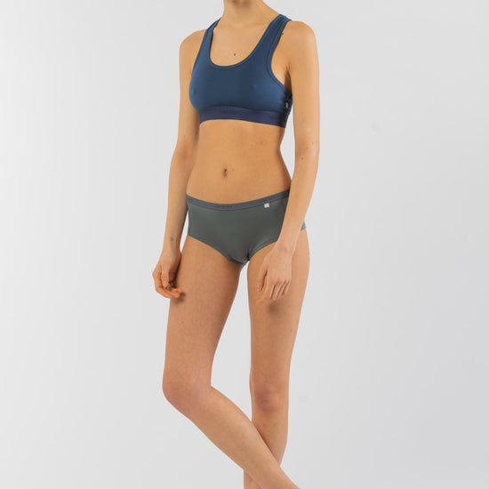 Lotte ist 175cm groß und trägt Größe S