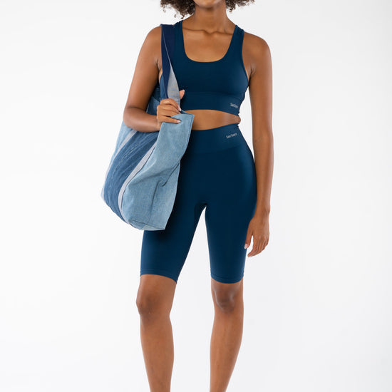 W-WB12-Active-Sport-Shorts-aus-Recyceltem-Polyester-Mode-Kleidung-FERENSO-Sargasso-Sea-Vorne2