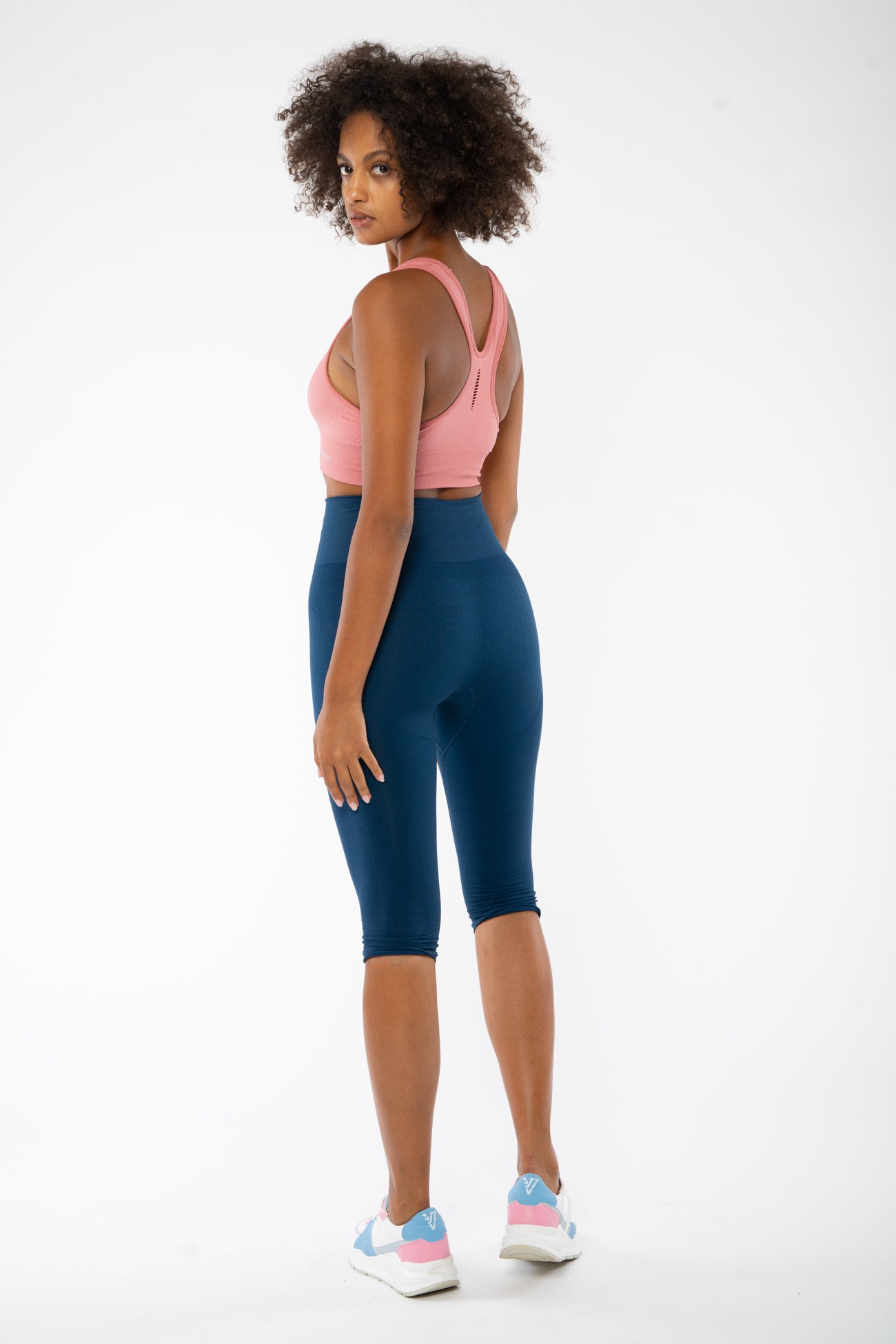 W-WT15-Active-Short-Sport-Top-aus-Recyceltem-Polyester-Fair-Trade-Kleidung-Online-Shop-SURENG-Dusty-Rose-Hinten