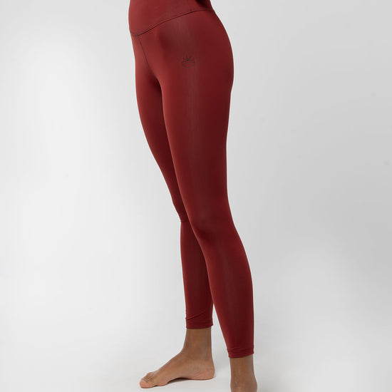 W-Walk-Free-Yoga-Leggings-aus-ECONYL-R-Bio-Nairobi-Seite