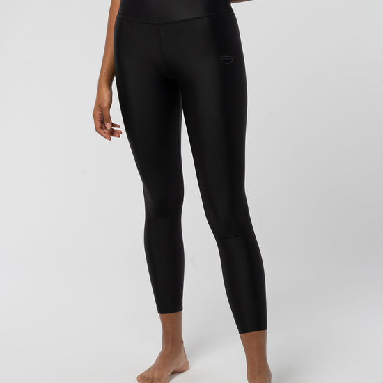 W-Walk-Free-Yoga-Leggings-aus-ECONYL-R-Damen-Bio-Mode-Black-Vorne2