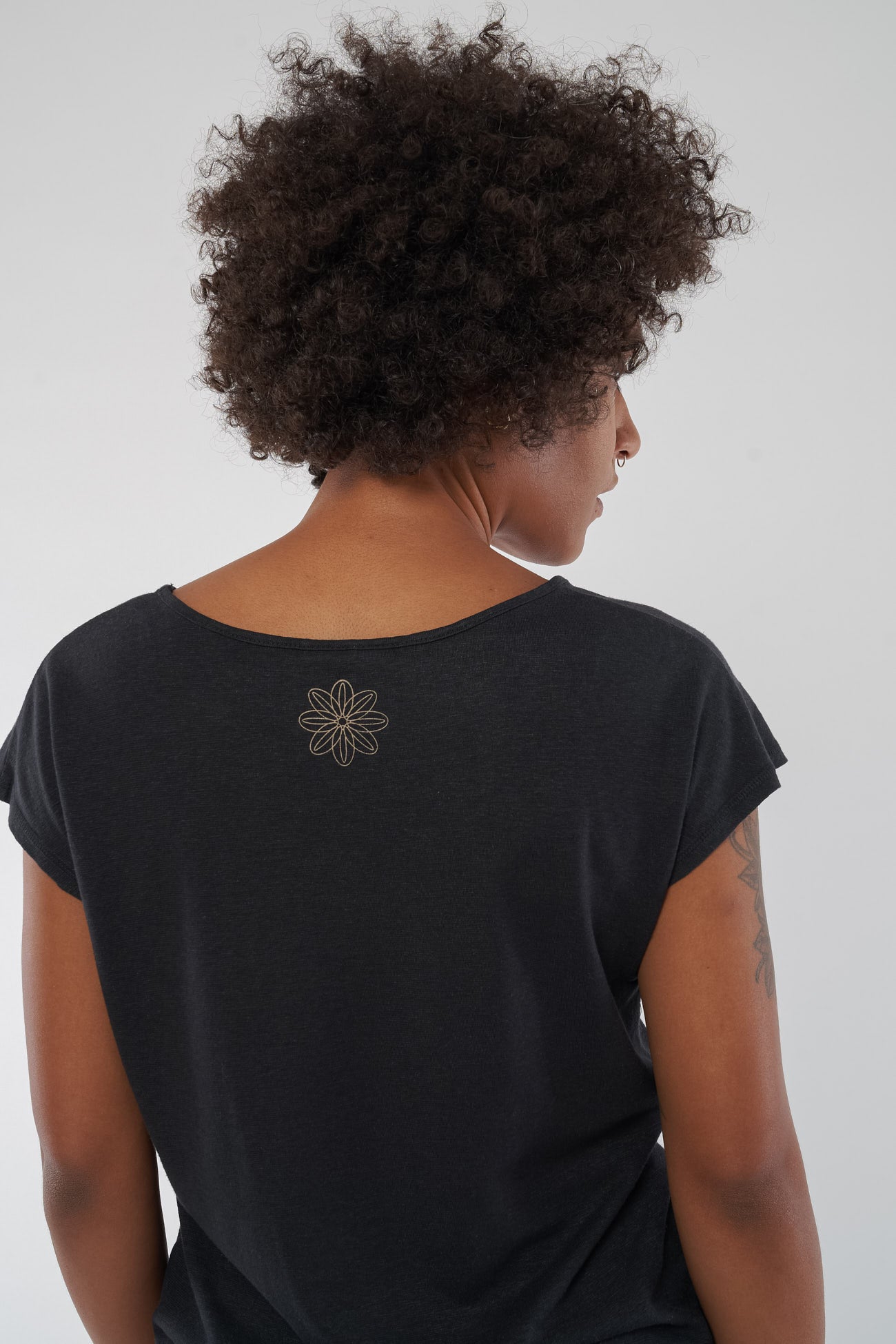 W-Yoga-T-Shirt-Hanf-Bio-Baumwolle-Hinten