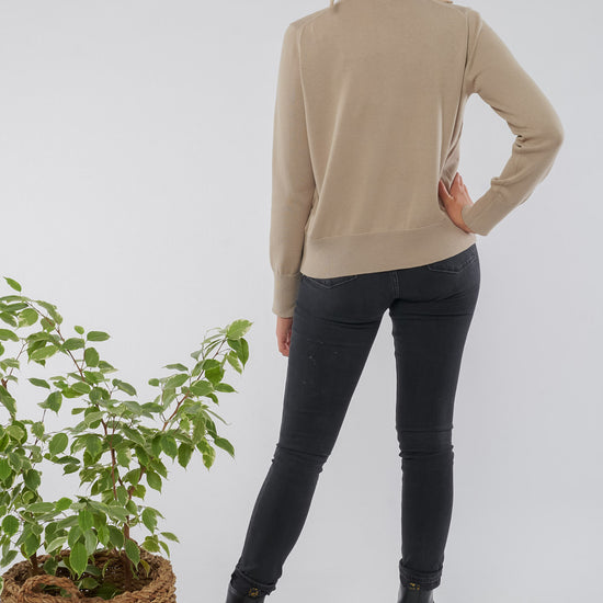 W-mw-112-301-MAYURA-Feinstrick-Rollkragen-pullover-aus-Bio-Baumwolle-Kleidung-Fair-Trade-Bio-Frauen-METERIA-Hazel-Hinten