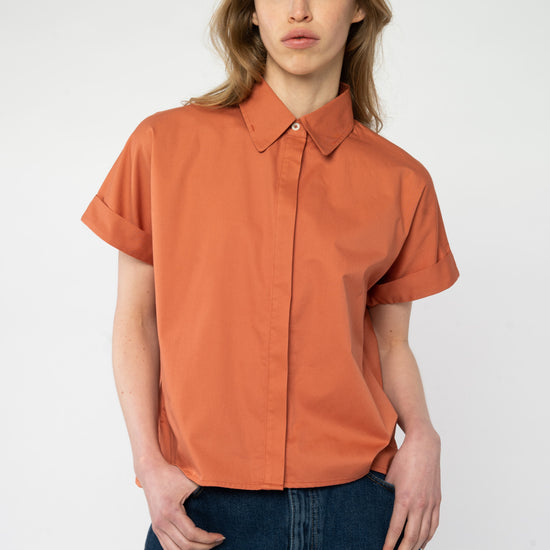 W-mw-121-400-NILAY-Bluse-aus-Bio-Baumwolle-Faire-Kleidung-Online-Frauen-BARILEA-Coral-Vorne