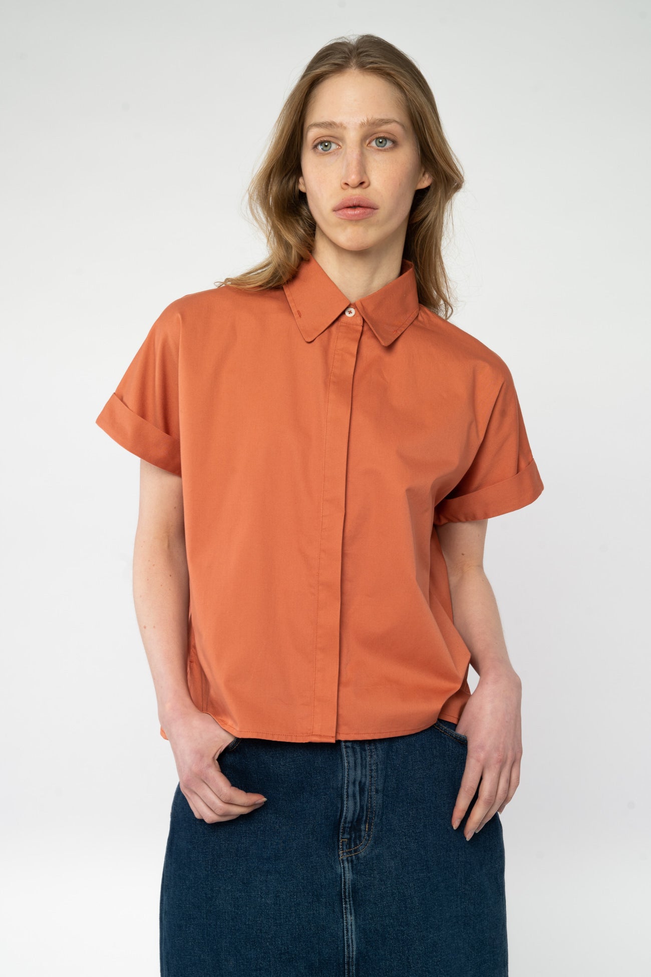 W-mw-121-400-NILAY-Bluse-aus-Bio-Baumwolle-Faire-Kleidung-Online-Frauen-BARILEA-Coral-Vorne