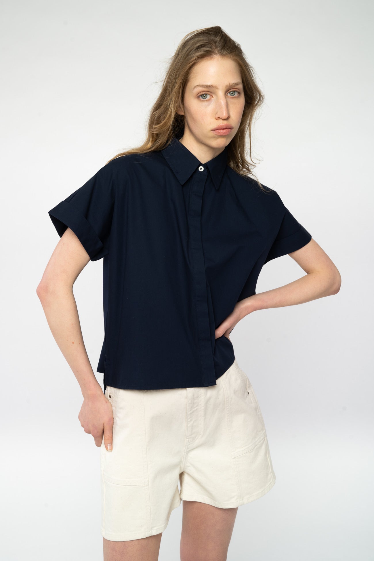 W-mw-121-400-NILAY-Bluse-aus-Bio-Baumwolle-Faire-Kleidung-Online-Frauen-BARILEA-Navy-Vorne