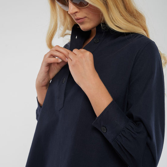 W-mw-122-500-KASI-Gerafftes-Kleid-aus-Bio-Baumwolle-Fair-Trade-Kleidung-Onlineshop-Frauen-SAFASSA-Midnight-Flannel-Detail