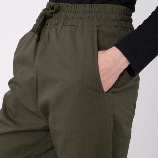 W-mw-arite-ARITE-Hose-aus-Bio-Baumwolle-Fairtrade-Shirts-LEGME-Dark-Olive-Vorne4
