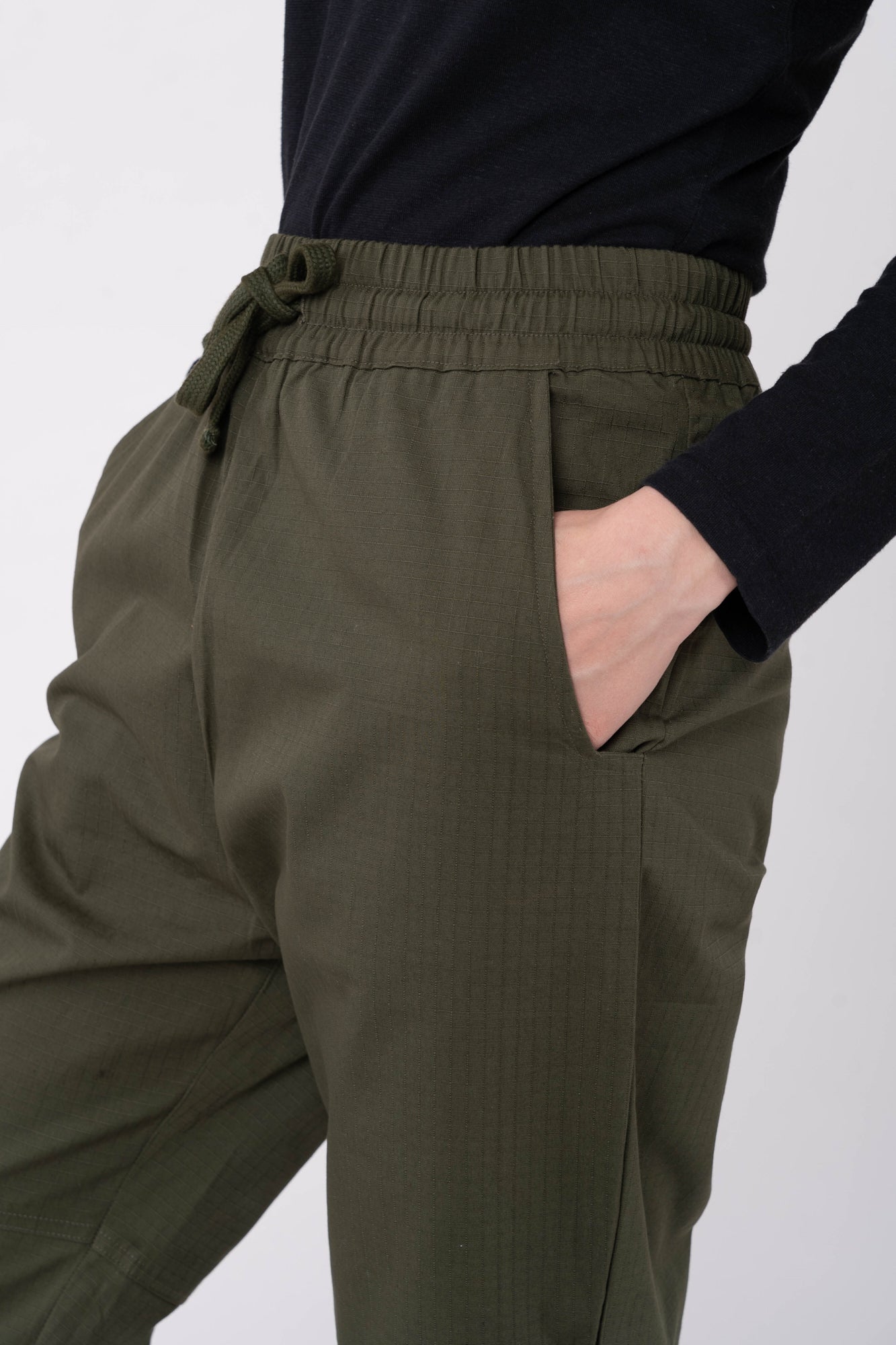 W-mw-arite-ARITE-Hose-aus-Bio-Baumwolle-Fairtrade-Shirts-LEGME-Dark-Olive-Vorne4