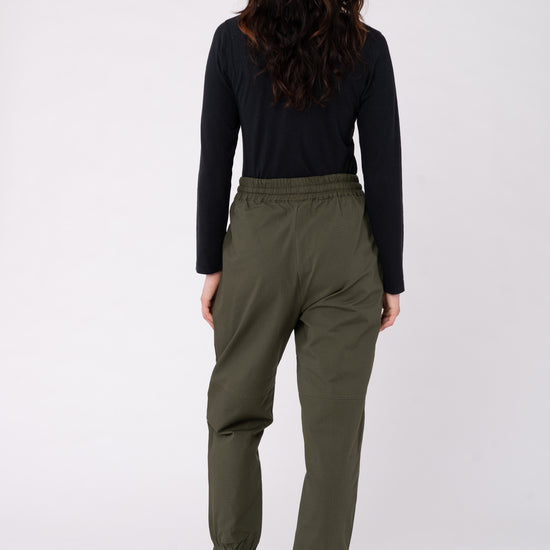 W-mw-arite-ARITE-Hose-aus-Bio-Baumwolle-Fairtrade-Shirts-LEGME-Dark-Olive-Vorne5