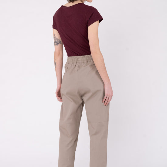 W-mw-arite-ARITE-Hose-aus-Bio-Baumwolle-Fairtrade-Shirts-LEGME-Taupe-Vorne3