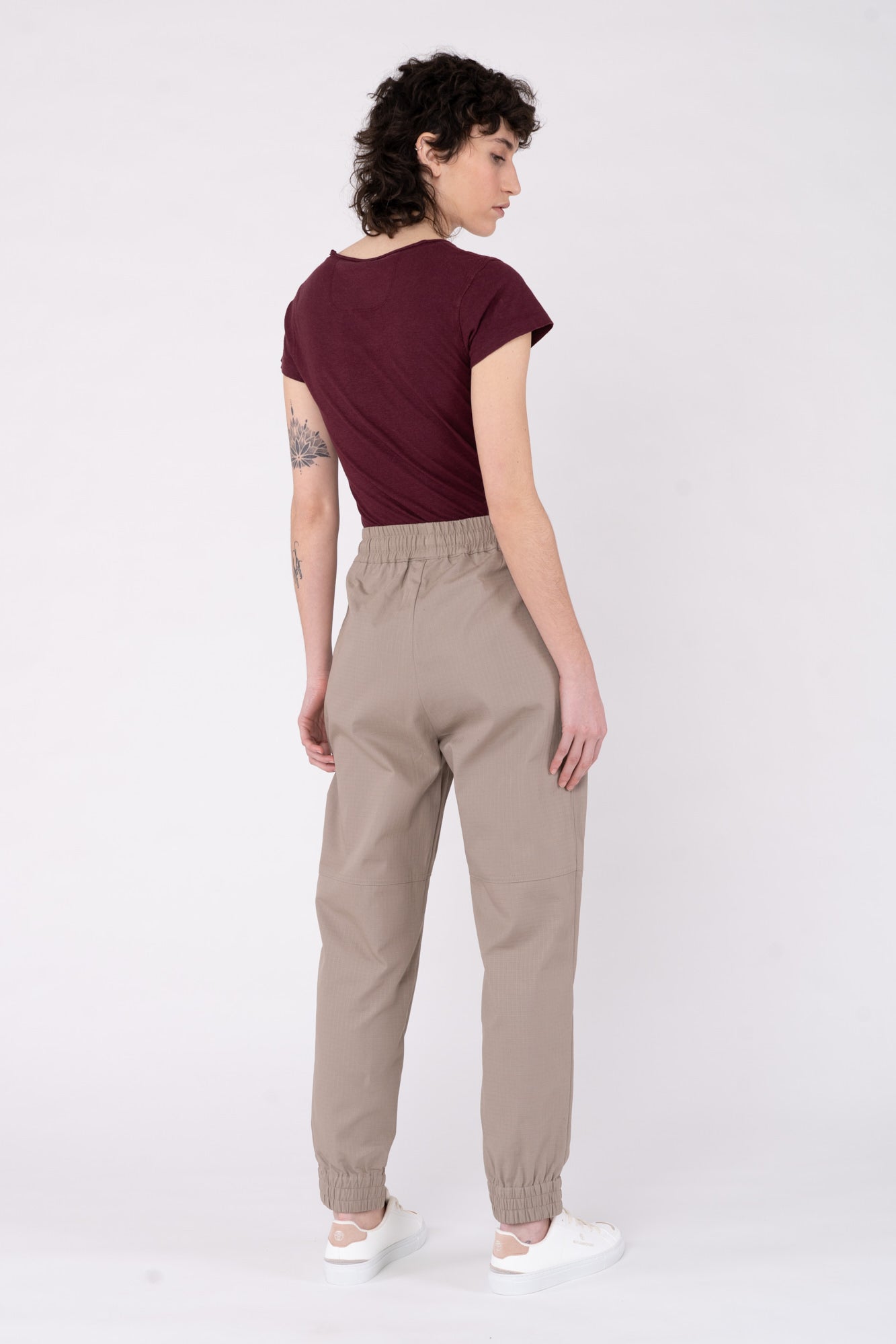 W-mw-arite-ARITE-Hose-aus-Bio-Baumwolle-Fairtrade-Shirts-LEGME-Taupe-Vorne3