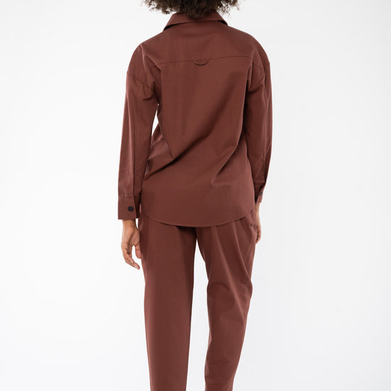 W-mw-esha-ma-ESHA-Hemden-aus-Bio-Baumwolle-Gruene-Mode-Online-Shop-GENUSA-Mahogany-Hinten
