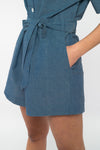 W-mw-sanela-SANELA-Kurzer-Jumpsuit-aus-Bio-Baumwolle-Fair-Trade-Mode-Frauen-BUBELLE-Blue-Chambray-Detail
