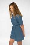 W-mw-sanela-SANELA-Kurzer-Jumpsuit-aus-Bio-Baumwolle-Fair-Trade-Mode-Frauen-BUBELLE-Blue-Chambray-Seite