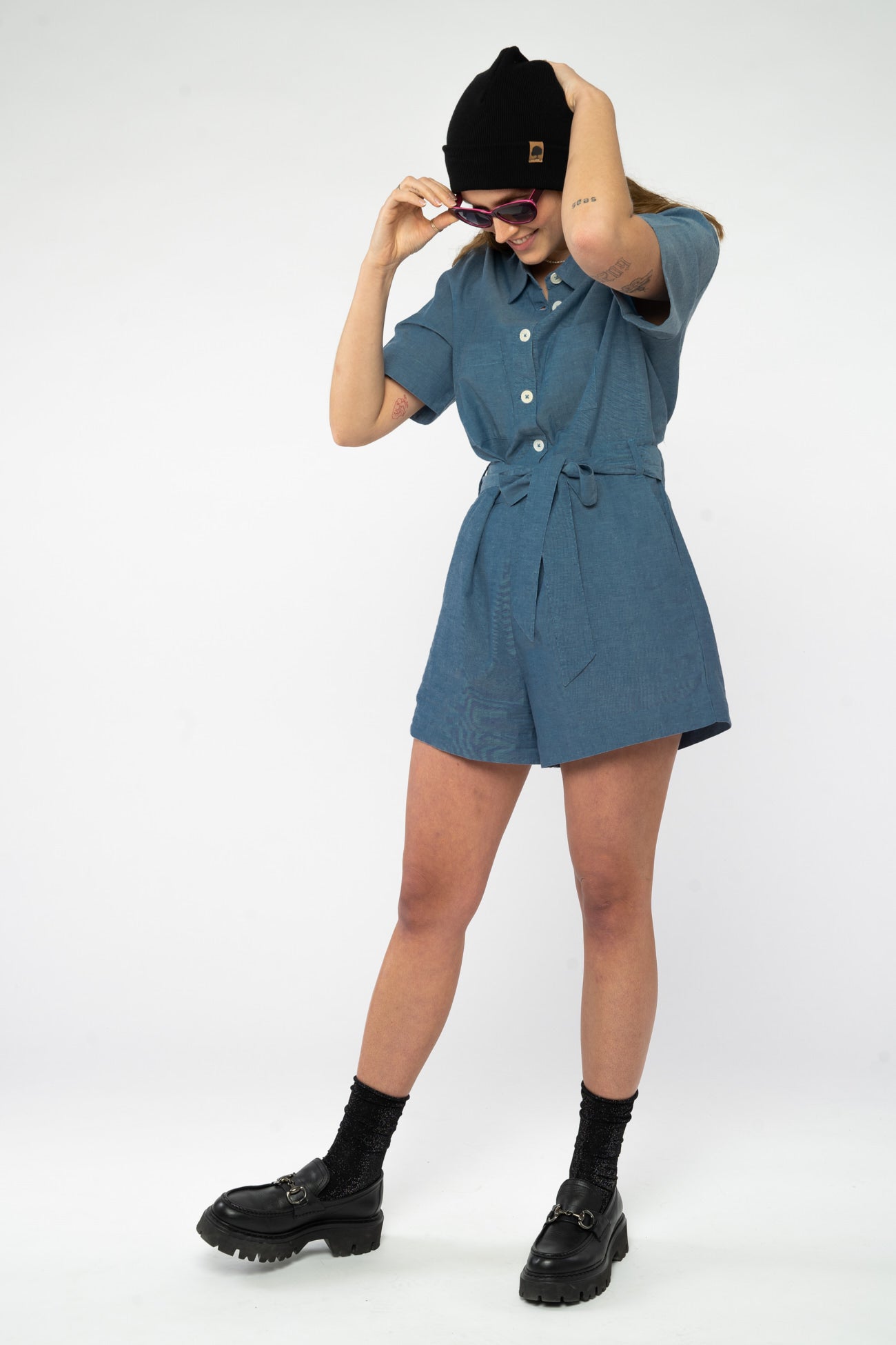 W-mw-sanela-SANELA-Kurzer-Jumpsuit-aus-Bio-Baumwolle-Fair-Trade-Mode-Frauen-BUBELLE-Blue-Chambray-Style